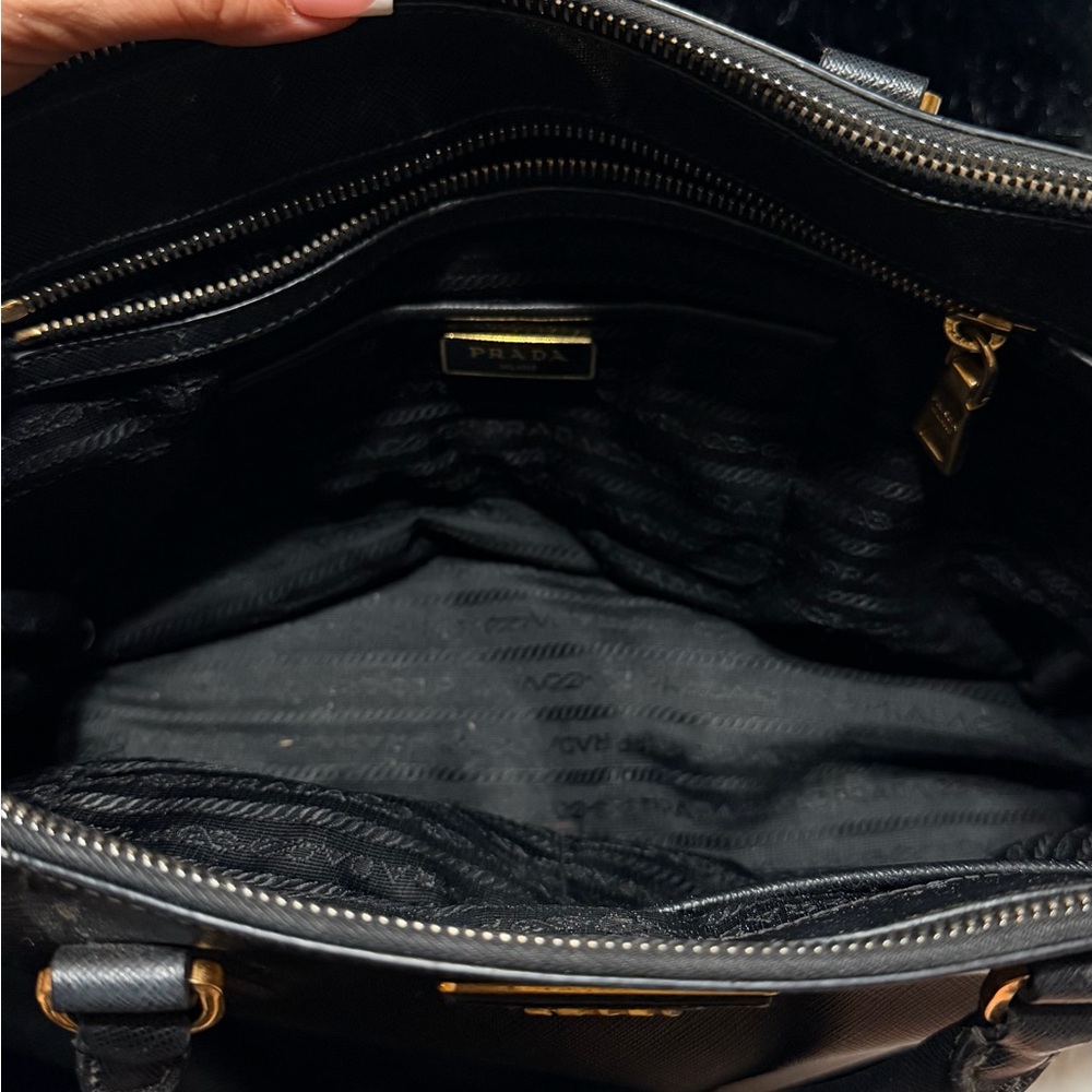 Prada Black Saffiano Lux Leather Galleria Double Zip Medium - Picture 3 of 9